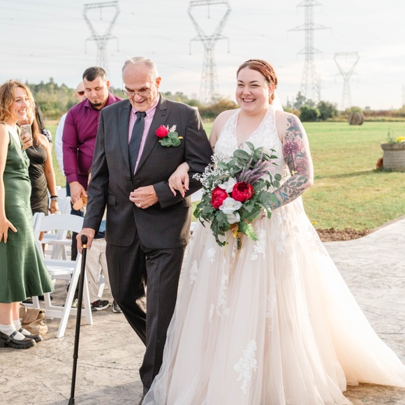 Madison James MJ611 Size 20 Wedding gown worn once - Picture 7 of 10